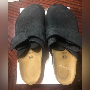 Men’s Black Birkenstock Clogs - Size 44 (11 US)